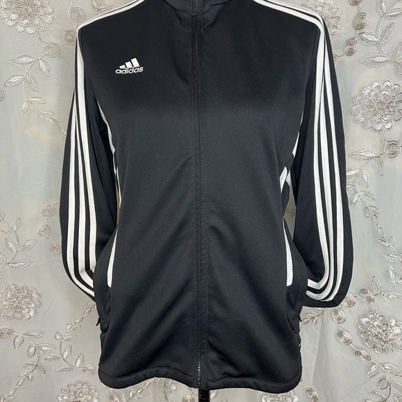 Nike size S black and white full zipper jacket. - Picture 7 of 10